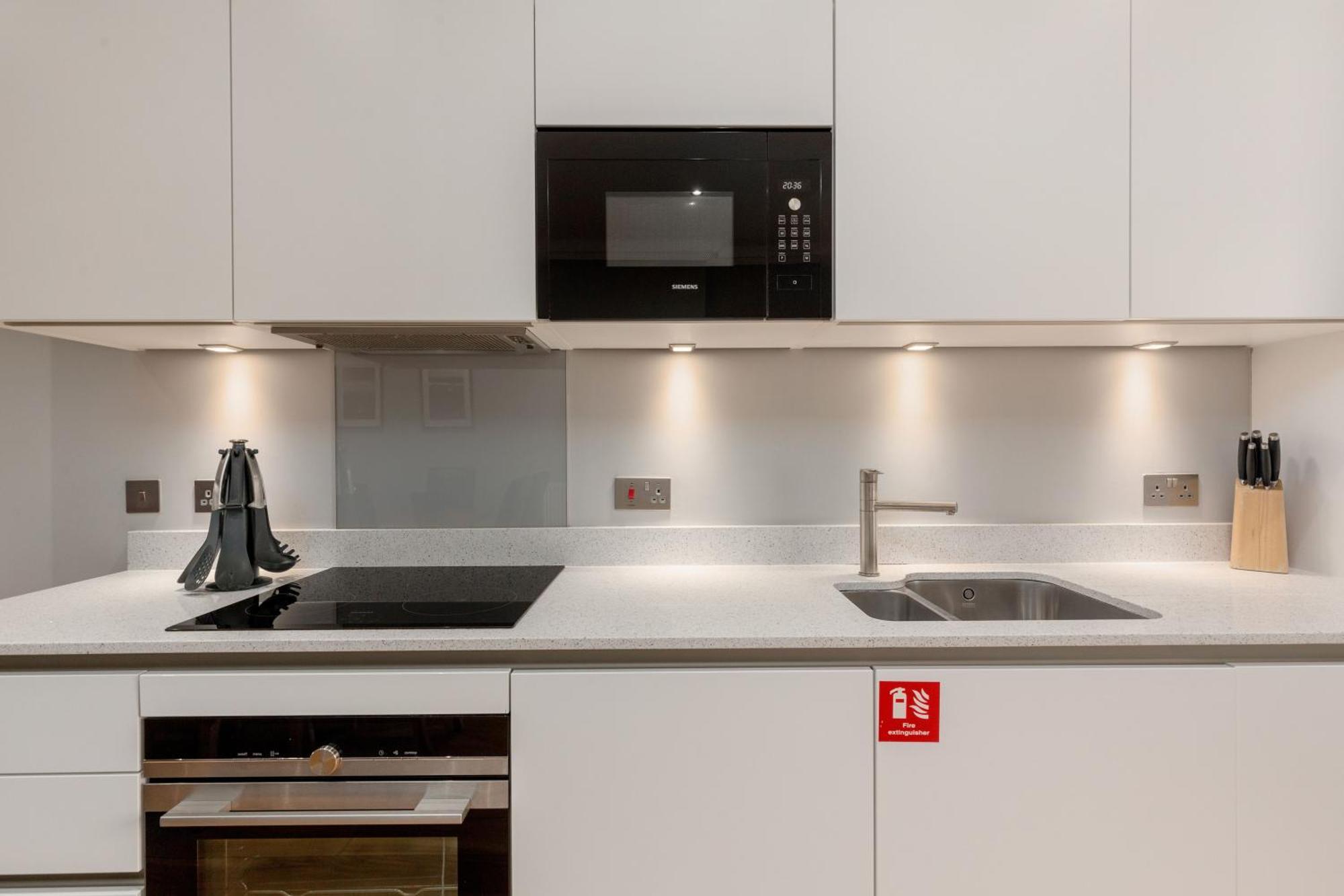 Destiny Scotland - Princes Street Residence Эдинбург Экстерьер фото